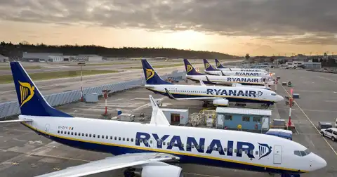«Ryanair» pabeigusi lidmašīnu bāzes izveidi lidostā «Rīga»