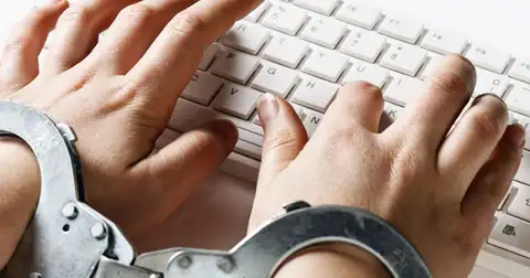 Бразильца арестовали после того, как он рассказал ChatGPT, что хочет убить своего сына