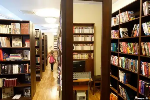 Из библиотеки Варшавы украили десятки ценных российских книг: после Риги и Тарту