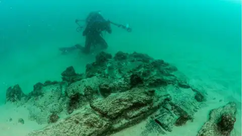 На морском дне возле Вентспилса обнаружен «подводный город»: Видео