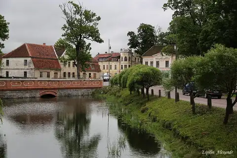 Kuldīgā EP vēlēšanās balsot dodas vairāku kāzu viesi