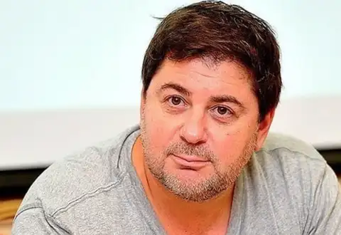 Российский шоумен Александр Цекало уехал из РФ и продает недвижимость