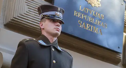 Saeima noraida opozīcijas ierosinājumu izteikt neuzticību veselības ministram Pavļutam