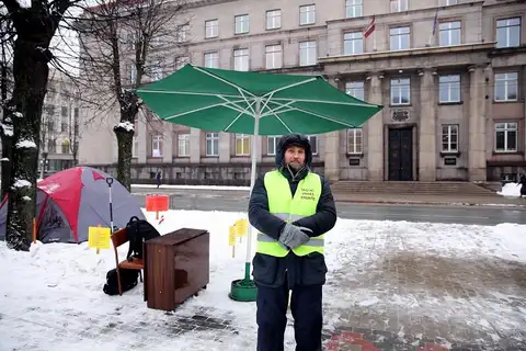Ищи, кому выгодно. Кто стоит за латвийскими «желтыми жилетами»?