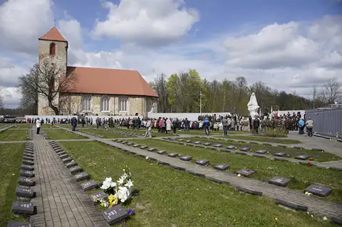 Saeimas komisija atbalsta likumu par Lestenes baznīcas un memoriāla ilgtermiņa saglabāšanu