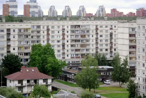 Клещи уже и в городских дворах: как защититься?