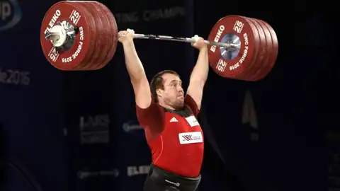 Латвийский тяжелоатлет Артур Плесниекс на чемпионате Европы занял четвертое место