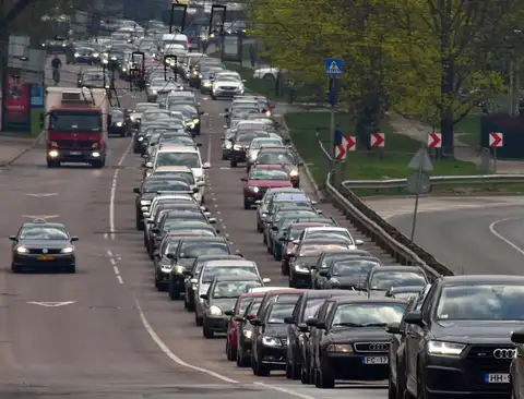 Какие привычки других водителей больше всего раздражают наших автомобилистов: опрос