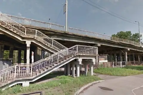 Uz Brasas tilta Rīgā jau tiek montētas tramvaja sliedes un vadi