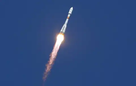 В стартовавший «Союз-2.1б» ударила молния (видео)