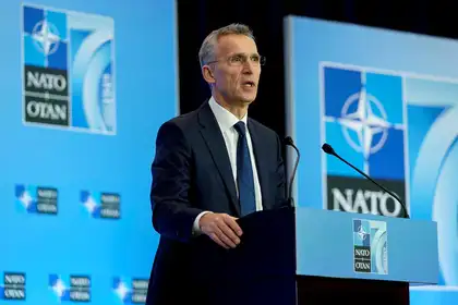 Столтенберг: НАТО будет рассматривать Россию как угрозу