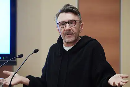 Шнуров пристыдил Пригожина за жалобы на низкие доходы