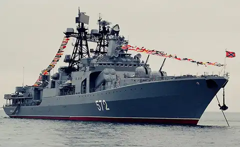 От насосов до якорных лебедок. Обнаружены поставки европейского оборудования для российских кораблей