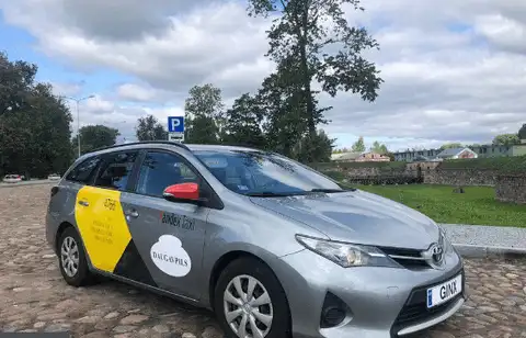 Autotransporta direkcijas vērtē sankcijām pakļautā Hudaverdjana saistību ar Latvijā reģistrēto «Yandex Taxi»