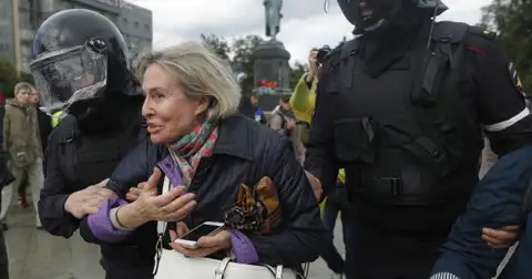 О логике тёртых калачей: Денис Драгунский по следам московских протестов