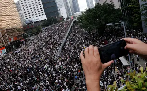 11-я неделя протестов в Гонконге: для Пекина наступает «момент истины»