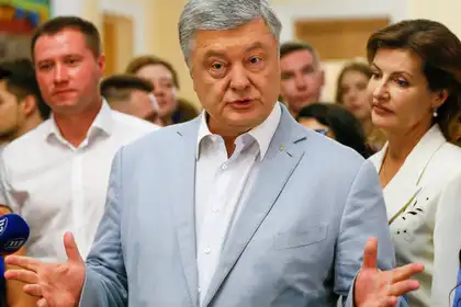Киевский суд отпустил Порошенко под личное обязательство