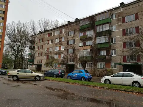 Двое незнакомцев незаконно прописались в квартире рижанки: как избавиться?
