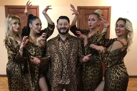 «Хочу тибя любицца»: ВИДЕОклип Михаила Галустяна «взорвал» YouTube