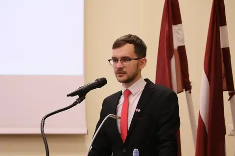 Partiju «Austošā saule Latvijai» turpinās vadīt Raivis Zeltīts