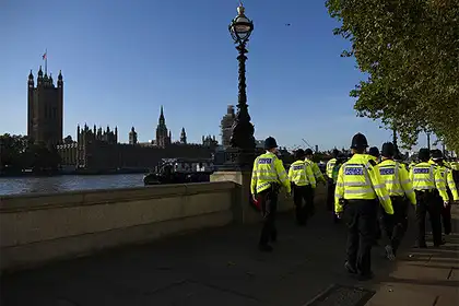 На Лондонском мосту открыли стрельбу: движение парализовано (видео)