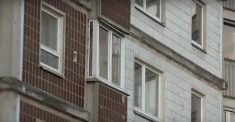 Умерла 4 года назад. Нашли, когда пришли выселять за долги по коммуналке