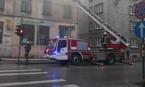 Движение было заблокировано. В центре Риги горел дом