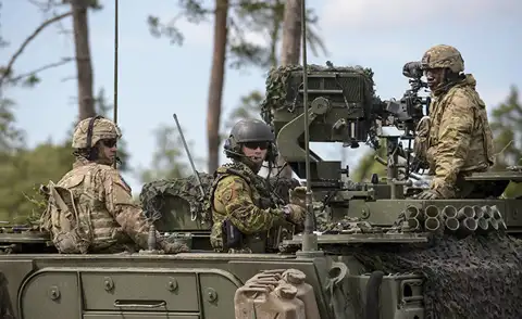 Ministri: Latvija pastāvīgi strādā pie NATO klātbūtnes paplašināšanas