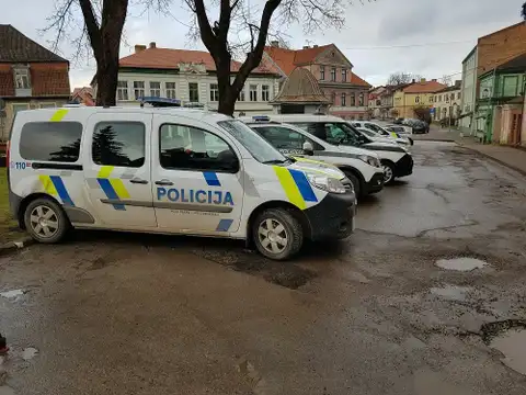 Полиция вернула 20 000 евро латвийцу, доверчиво перечислившему их телефонным мошенникам