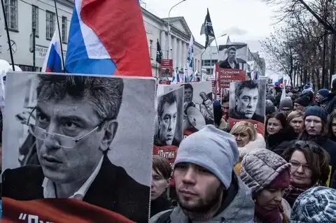 Его убили, а он смог вывести огромное количество людей в центр города: зачем России нужен Марш Немцова