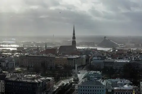 4 мая 30-ю годовщину восстановления независимости Латвии призывают праздновать дома