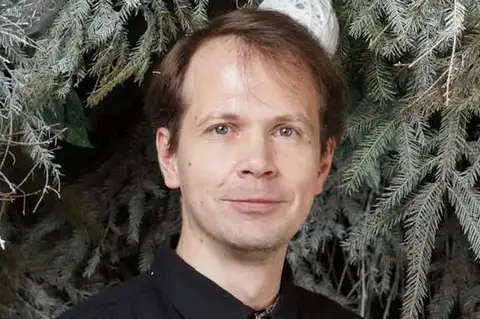 Вирусолог профессор Потехин: «Есть опасения, что распространению вируса может помочь пыль»