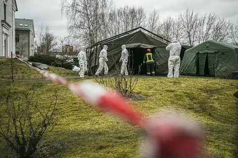 Массовое богослужение, уличные проповеди, «исцеление молитвой»: очаг Covid-19 в приюте «Синий Крест»