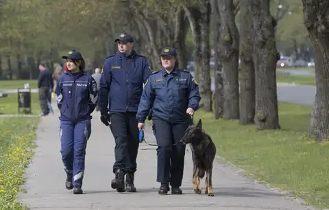 9 мая в парке Победы: многие возмущались бездействием полиции на нарушение ограничений