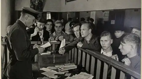 «До свидания, мальчики». Песня Булата Окуджавы (ВИДЕО).