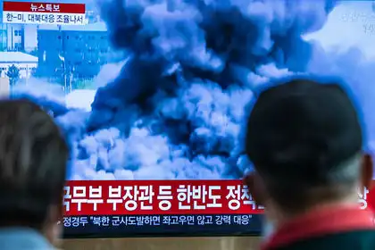Президент Южной Кореи объявил военное положение. Парламент проголосовал за отмену военного положения