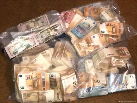 VID lūdz sākt kriminālvajāšanu par 52 500 eiro skaidras naudas nedeklarēšanu
