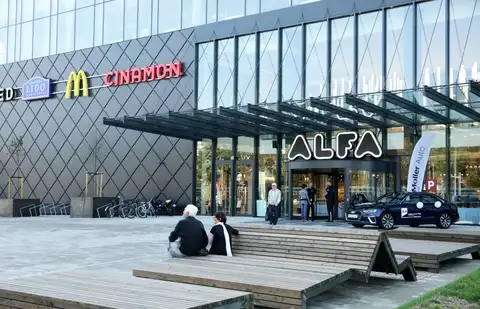 Tirdzniecības centrā «Akropole Alfa» notikusi apmeklētāju un darbinieku evakuācija