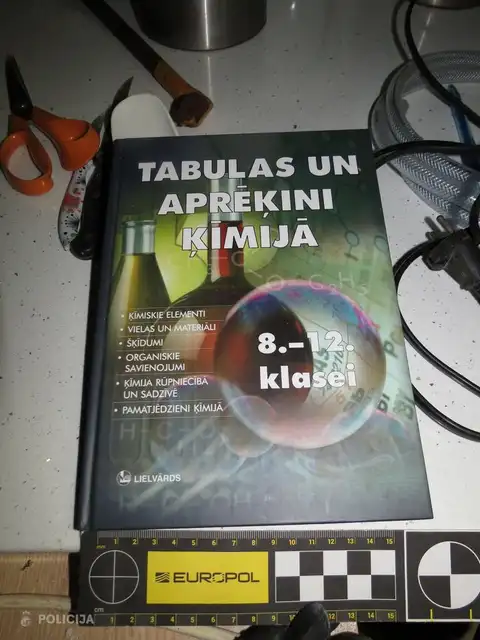 Krimuldas novadā uzietās metadona laboratorijas uzturētāji narkotiku izgatavošanu apguvuši pašmācības ceļā