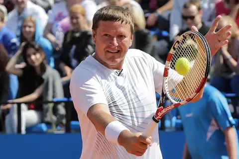 Теннисист Кафельников решил расстаться с Россией