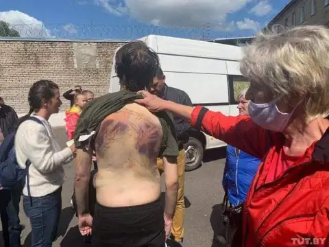 «Суётесь в дела, которые не вашего ума дело»: Алексей Рощин о том, почему бьют «очкастых интелей»