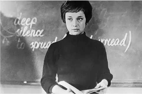 Умерла Ирина Печерникова — Наталья Сергеевна из «Доживём до понедельника»: её добила смерть мужа и невостребованность