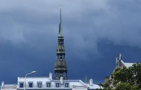 Pērkona negaiss ceturtdienas rītā var skart arī galvaspilsētu