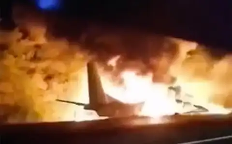 Под Харьковом разбился самолет с курсантами. Погибли 25 человек (дополнено)