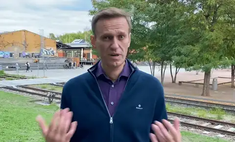 «Привет, это Навальный!» Несколько вопросов Путину перед возвращением в Россию (ВИДЕО)