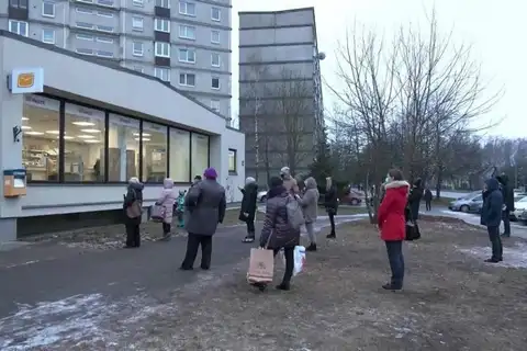 Septiņas «Latvijas pasta» nodaļas tirdzniecības centros Rīgā atsāks darbu sestdienās