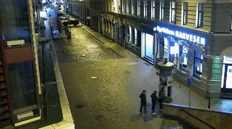 Грабёж в центре Риги: парня избили ногами и отобрали телефон (ФОТО)