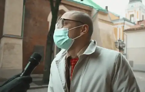 «Приходится праздновать Новый год в Латвии, а для этого нужно повысить себе зарплату»: разговор с депутатом (ВИДЕОшутка)