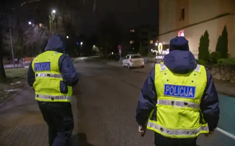 Все больше людей злонамеренно нарушают ограничения, пытаясь напасть на полицейских, толкнуть или ударить