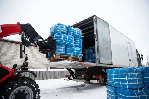 Akcijā Ukrainas atbalstam saziedoti 5100 kilogramu adījumu